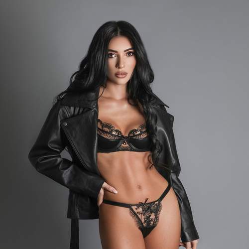 Sexy Hungarian elite escort in London