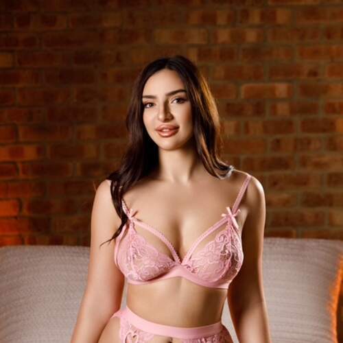 Profile Image of Rothbeck based White & Caucasian Female escort Quinn.